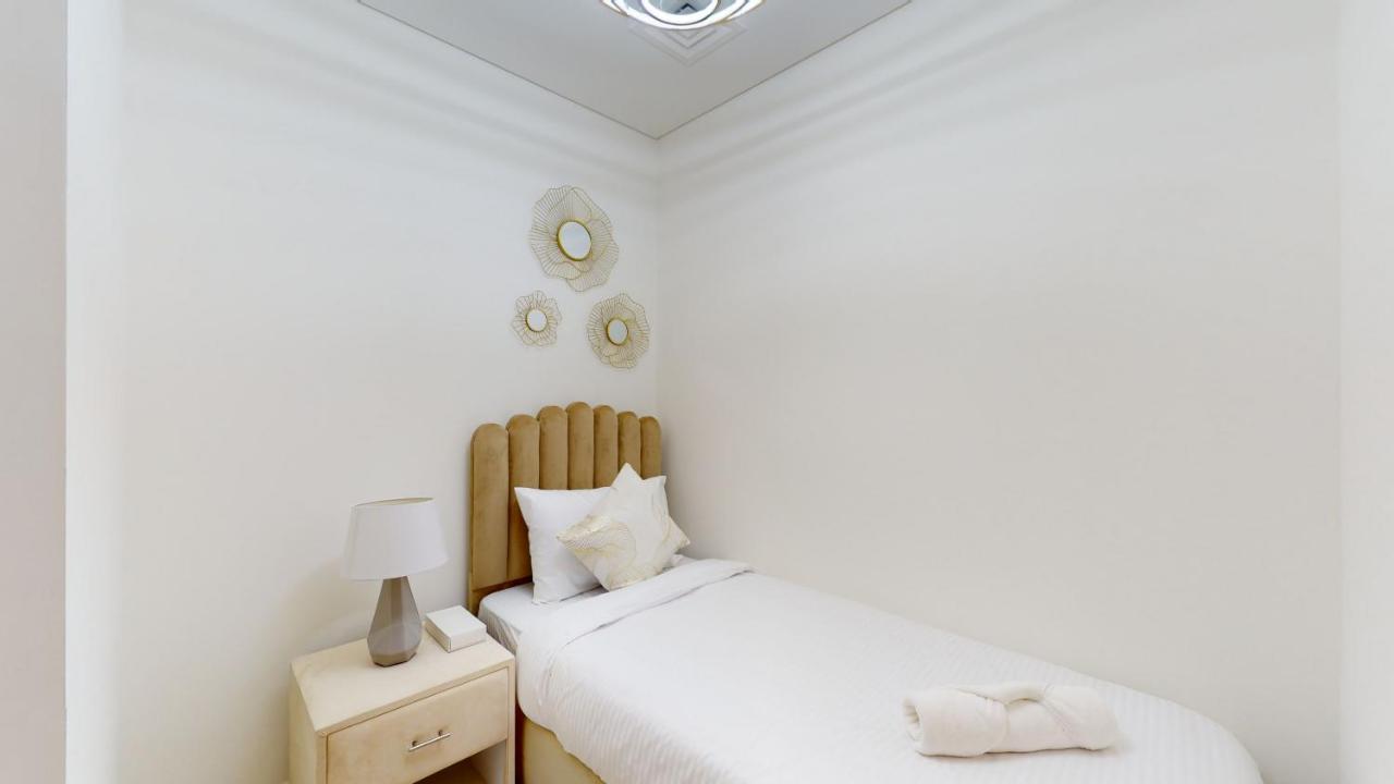 Apartment Primestay - Burj Royale 3br Maids Dubai
