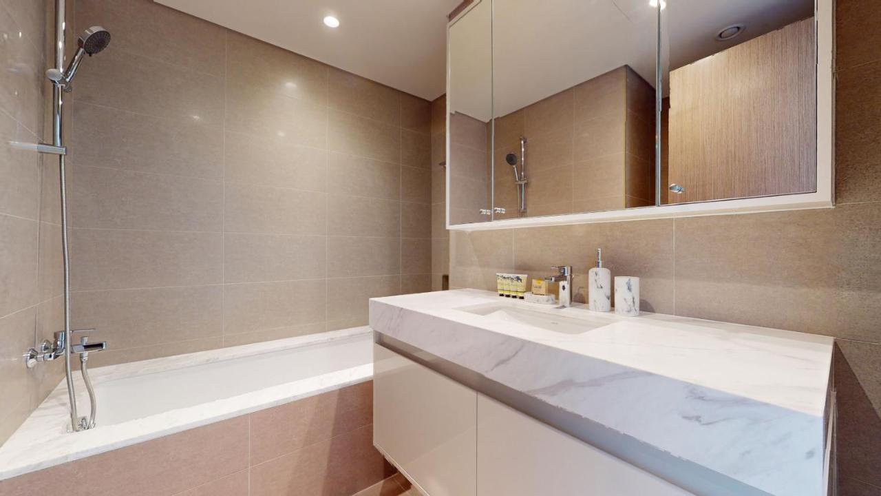 Primestay - Burj Royale 3br Maids *